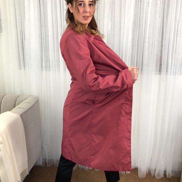 21. In wear coat - Picture 7 of 16